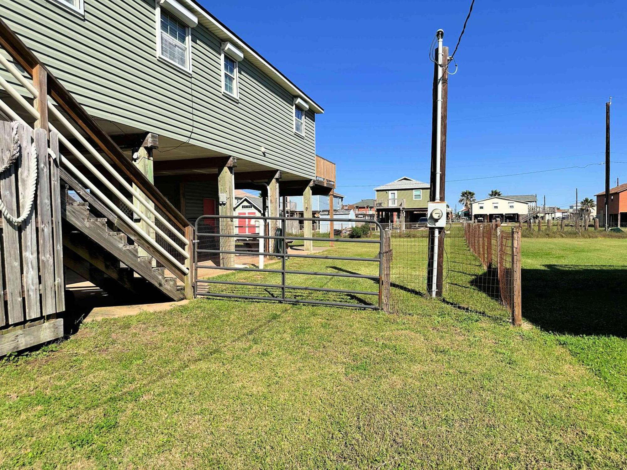 Casa De Las Olas - Huge Fenced Yard, Massive Outdoor Shower, Great Breezes From Deck! Surfside Beach Eksteriør bilde